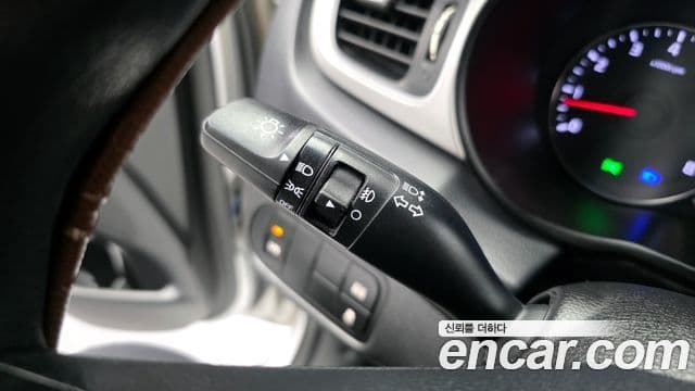 Kia All New Carens Luxury, 2015 16