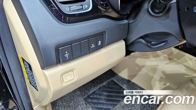 Kia All New Carnival Prestige High Roof, 2017 16