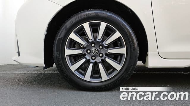 Toyota Sienna, 2019 все фото