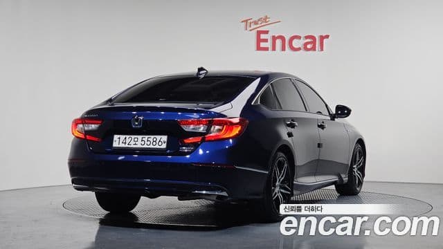 Honda Accord 10세대 2.0 гибрид Туринг (Touring), 2021 2