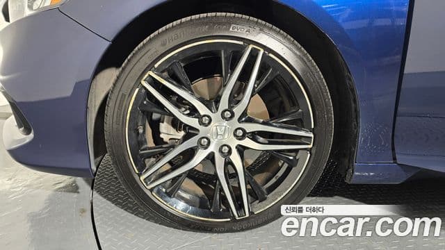 Honda Accord 10세대 2.0 гибрид Туринг (Touring), 2021 все фото