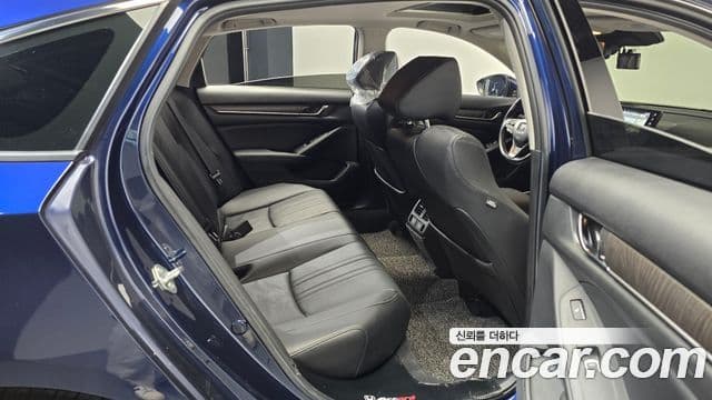 Honda Accord 10세대 2.0 гибрид Туринг (Touring), 2021 12