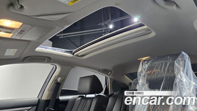 Honda Accord 10세대 2.0 гибрид Туринг (Touring), 2021 19