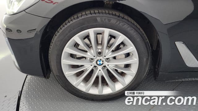 BMW 5시리즈 (G30) Luxury, 2022 все фото