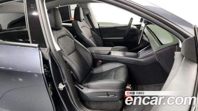 Tesla модель Y Long Range AWD, 2025 11