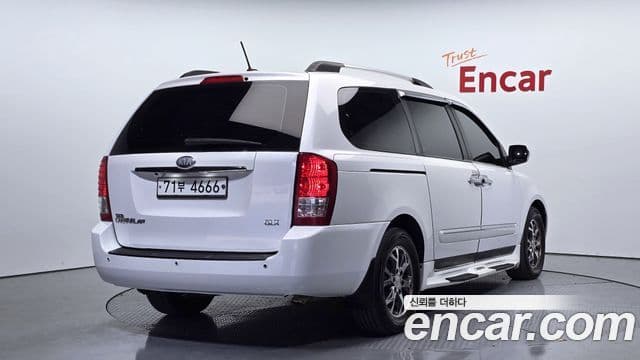 Kia Carnival R Premium, 2013 2