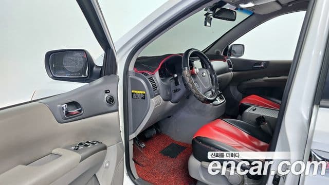 Kia Carnival R Premium, 2013 11