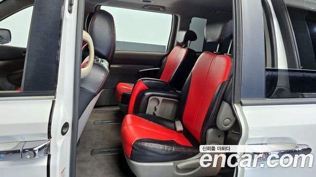 Kia Carnival R Premium, 2013 12