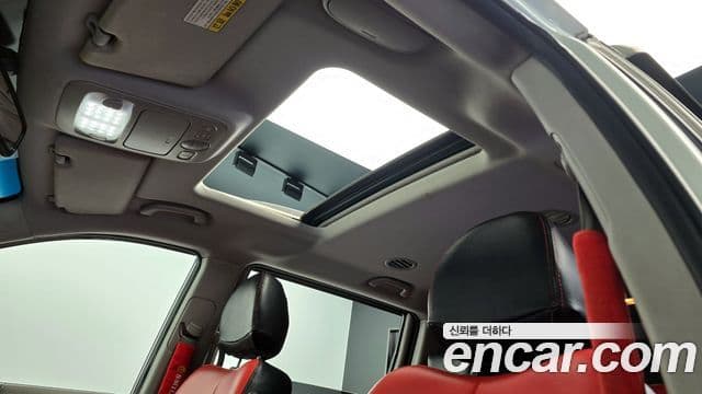 Kia Carnival R Premium, 2013 19