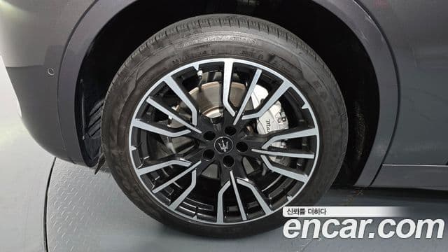 Maserati Grecale 2.0 AWD GT тип P, 2023 все фото