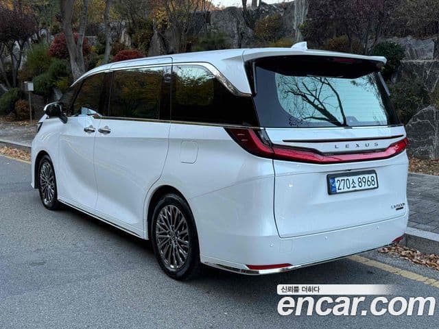 Lexus LM 2세대 500h Royal, 2025 4