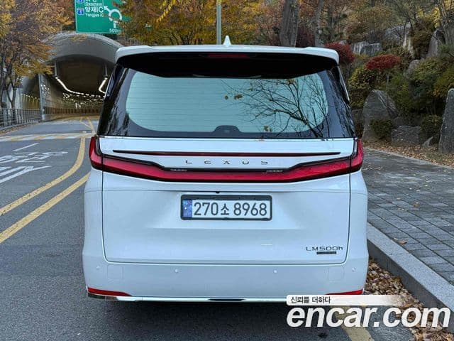 Lexus LM 2세대 500h Royal, 2025 все фото