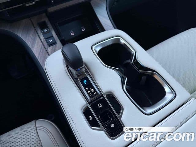 Lexus LM 2세대 500h Royal, 2025 14