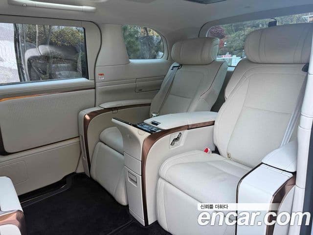 Lexus LM 2세대 500h Royal, 2025 15