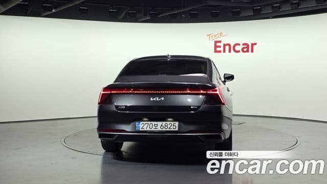 Kia K8 гибрид Signature, 2023 4