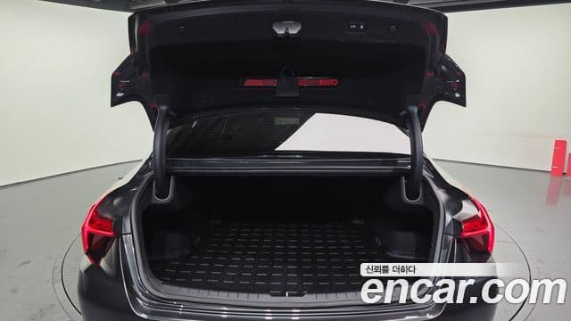 Kia K8 гибрид Signature, 2023 20