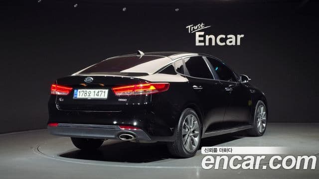 Kia K5 2세대 Signature, 2017 2
