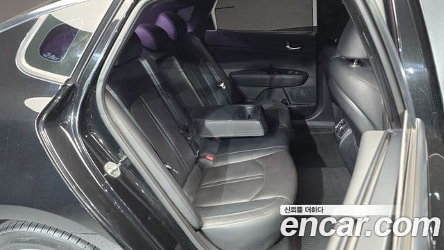 Kia K5 2세대 Signature, 2017 12