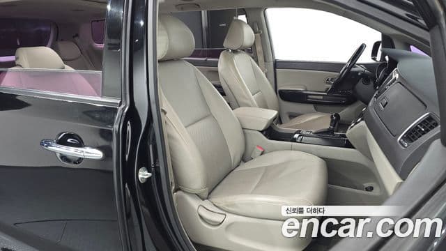 Kia All New Carnival Prestige, 2015 10