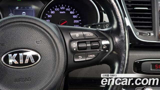 Kia All New Carnival Prestige, 2015 14