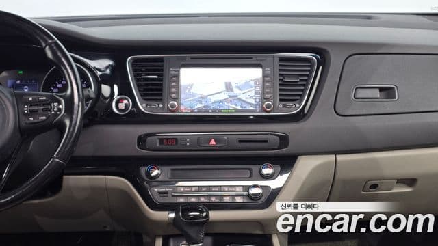 Kia All New Carnival Prestige, 2015 15