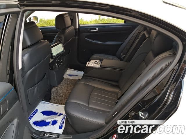 Hyundai Genesis Special, 2013 11