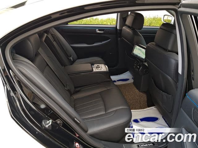 Hyundai Genesis Special, 2013 12