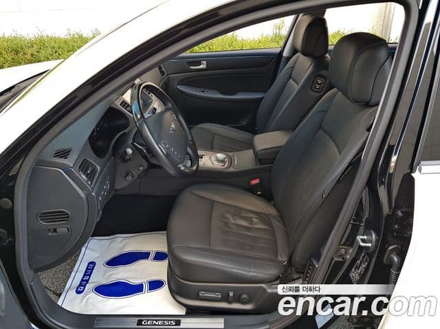 Hyundai Genesis Special, 2013 13