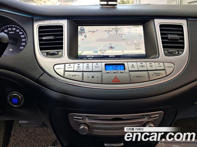 Hyundai Genesis Special, 2013 15