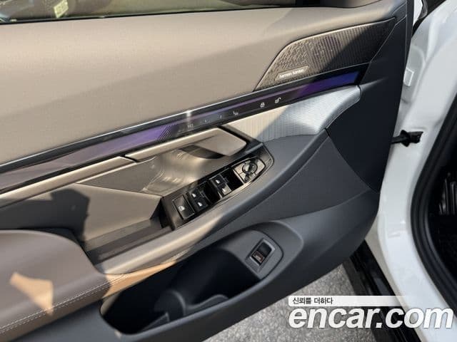 BMW 5시리즈 (G60) 520i M Sport, 2026 8