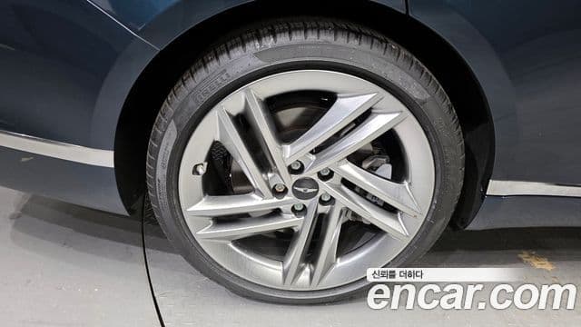 Genesis G80 (RG3) бензин 2.5 турбо AWD, 2025 все фото