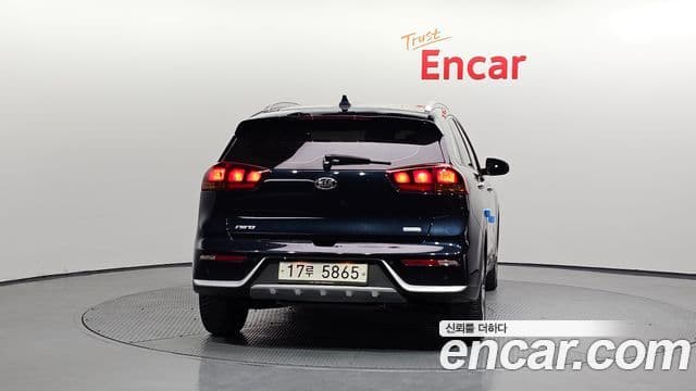 Kia Niro Luxury, 2018 4