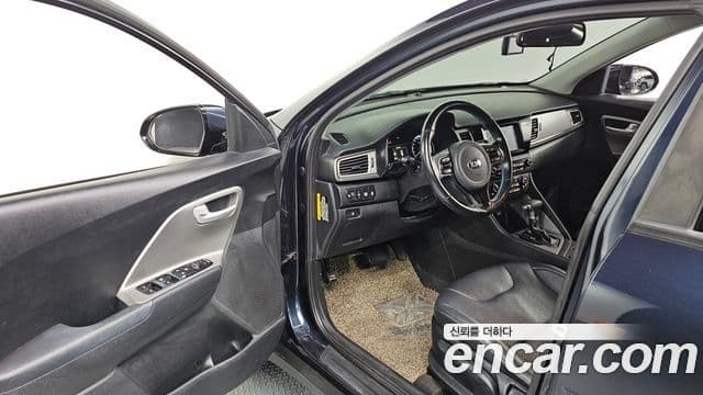 Kia Niro Luxury, 2018 10