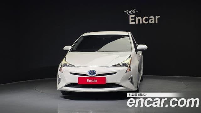 Toyota 프리우스 4세대 1.8 E, 2016 3