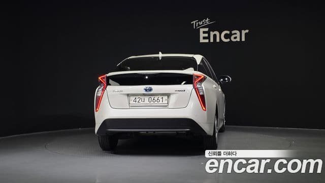 Toyota 프리우스 4세대 1.8 E, 2016 4