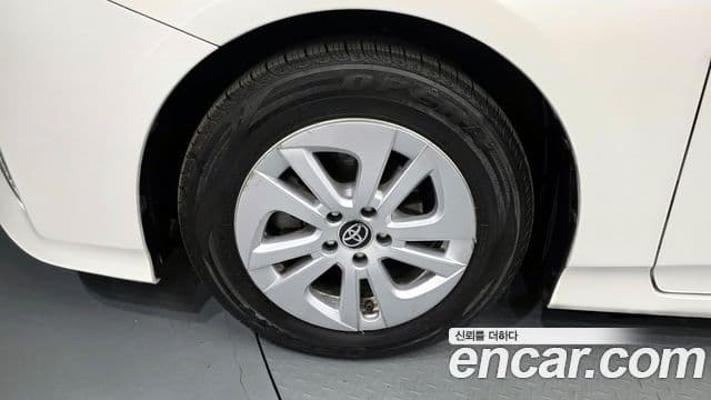 Toyota 프리우스 4세대 1.8 E, 2016 все фото