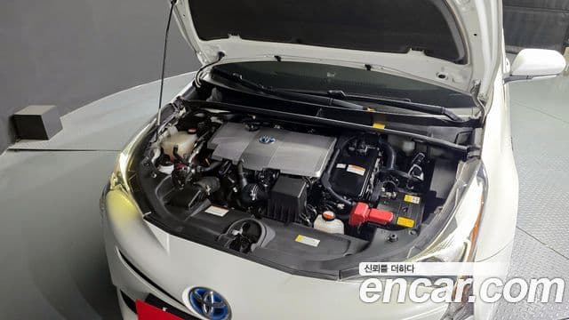 Toyota 프리우스 4세대 1.8 E, 2016 6