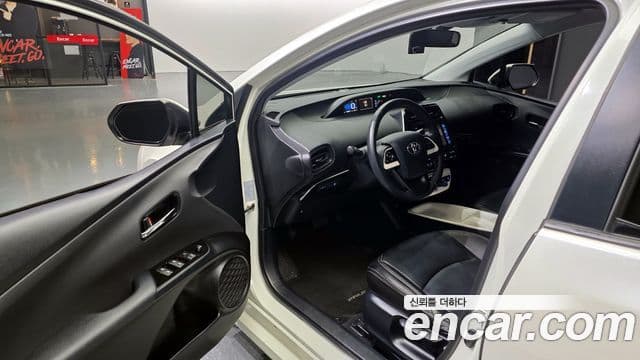 Toyota 프리우스 4세대 1.8 E, 2016 10