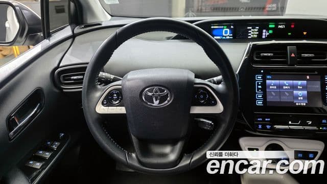 Toyota 프리우스 4세대 1.8 E, 2016 13