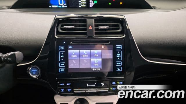 Toyota 프리우스 4세대 1.8 E, 2016 19