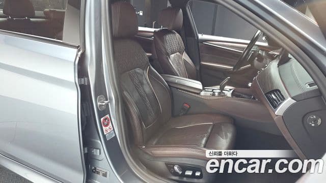 BMW 5시리즈 (G30) 520d M Sport Plus, 2017 10