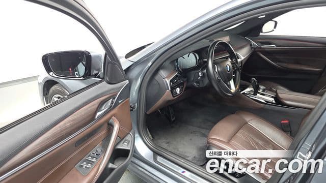 BMW 5시리즈 (G30) 520d M Sport Plus, 2017 12