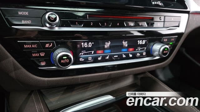 BMW 5시리즈 (G30) 520d M Sport Plus, 2017 17