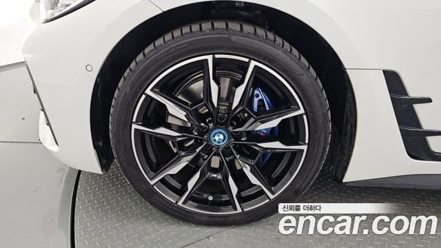 BMW i4, 2024 все фото