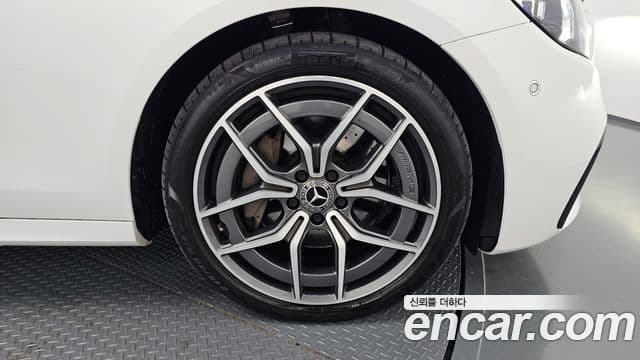 Mercedes-Benz E-класс W213 AMG Line, 2022 все фото