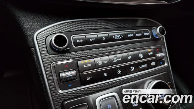 Hyundai The / новый New Santa Fe Exclusive, 2023 17