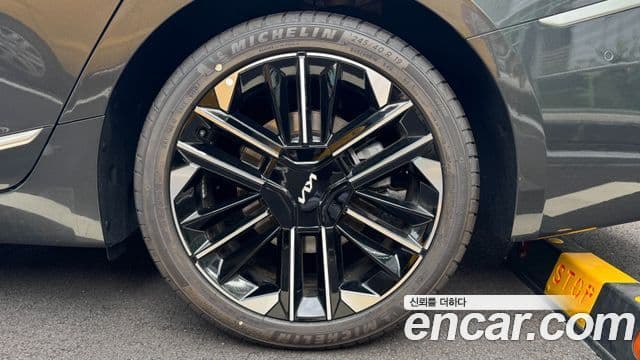 Kia The / новый New K8 гибрид Signature, 2025 13