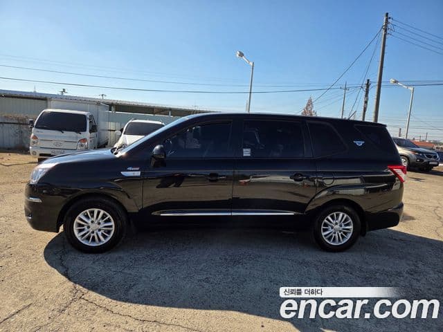 KG모빌리티(SsangYong) Korando 투리스모 4WD LT 11인승, 2014 3