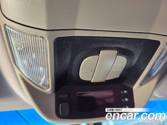 KG모빌리티(SsangYong) Korando 투리스모 4WD LT 11인승, 2014 19