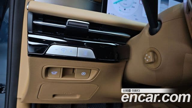 Genesis G80 (RG3) бензин 2.5 турбо 2WD, 2025 18